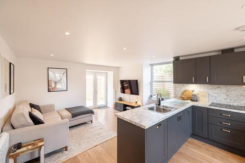 2 bedroom ground floor flat for sale, Rohais De Haut, St. Andrew, Guernsey