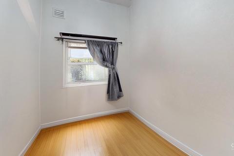 2 bedroom flat for sale, Old Kent Road, London, SE1