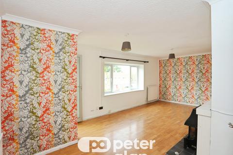 3 bedroom flat for sale, Hawkins Crescent, Newport