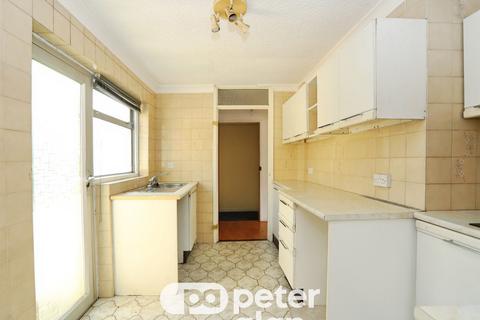 3 bedroom flat for sale, Hawkins Crescent, Newport