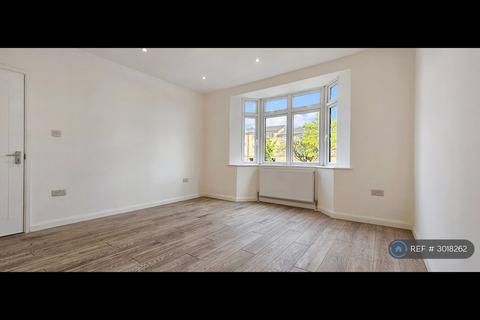 5 bedroom semi-detached house to rent, Ealing Road, Wembley, HA0