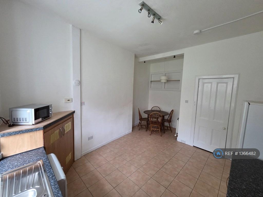 Apartment in Edinburgh - More