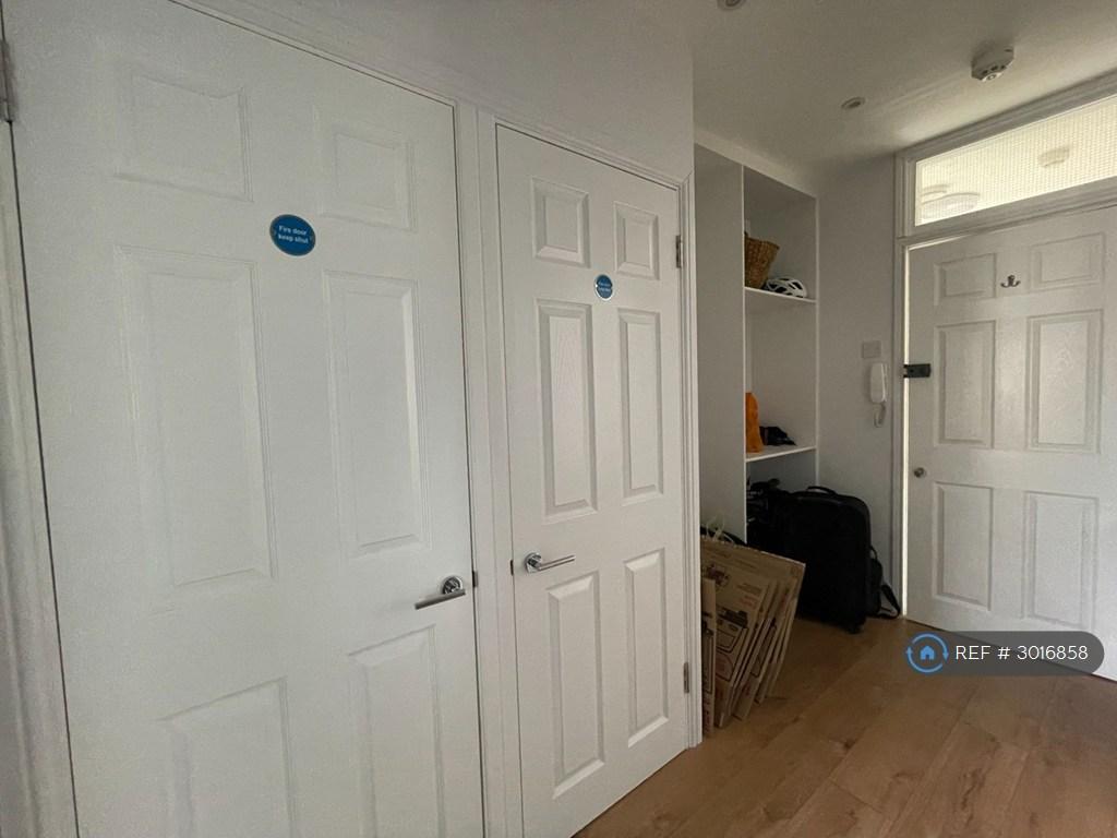 Apartment in London - View 4