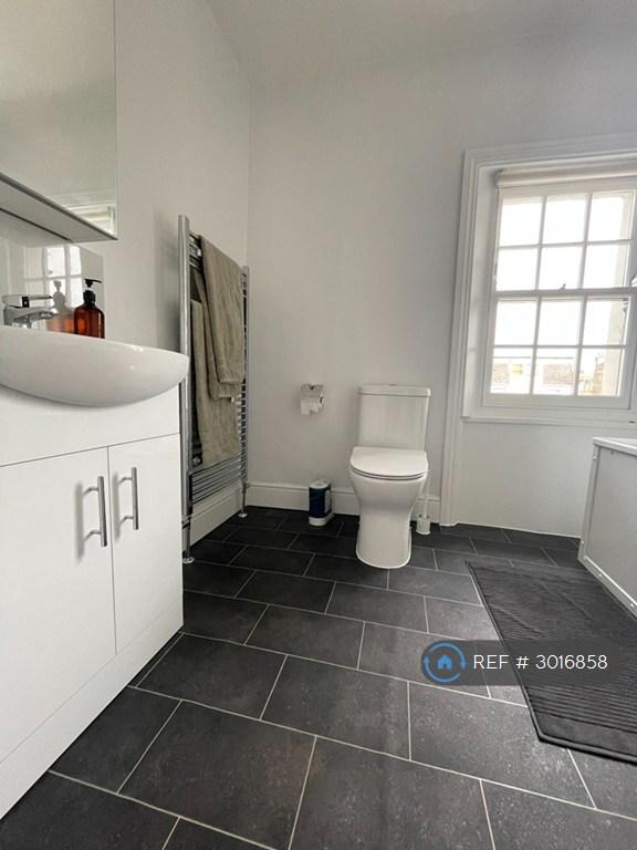 Apartment in London - More
