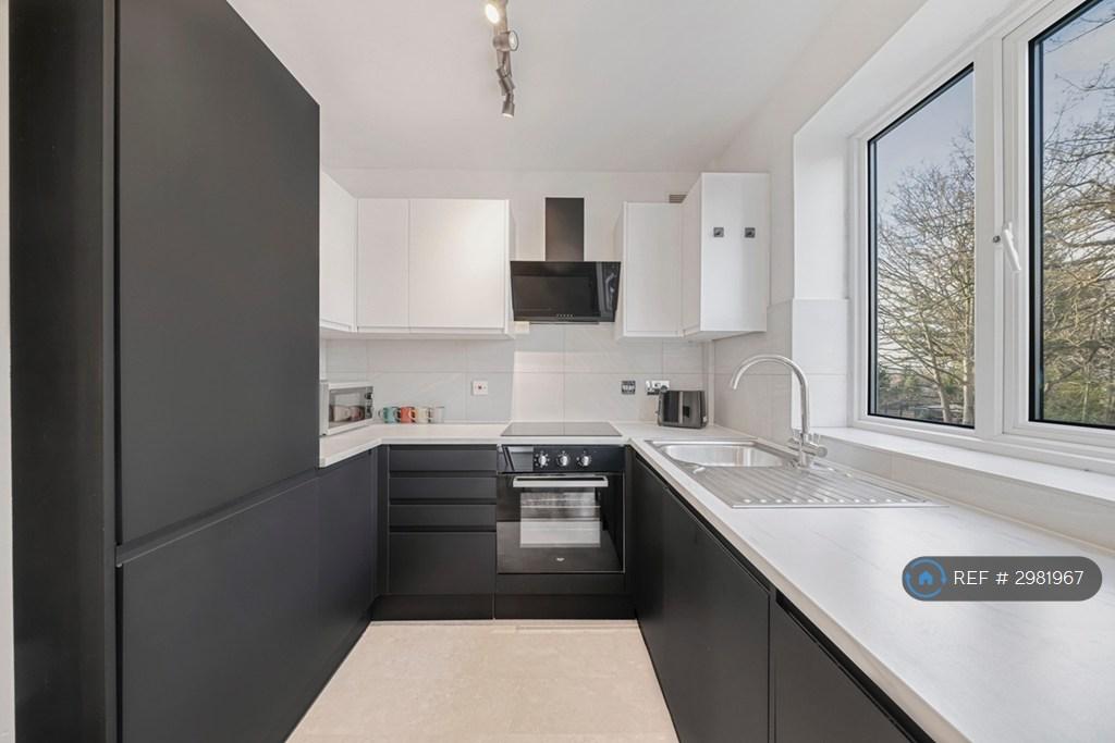 House in Bromley - View 5