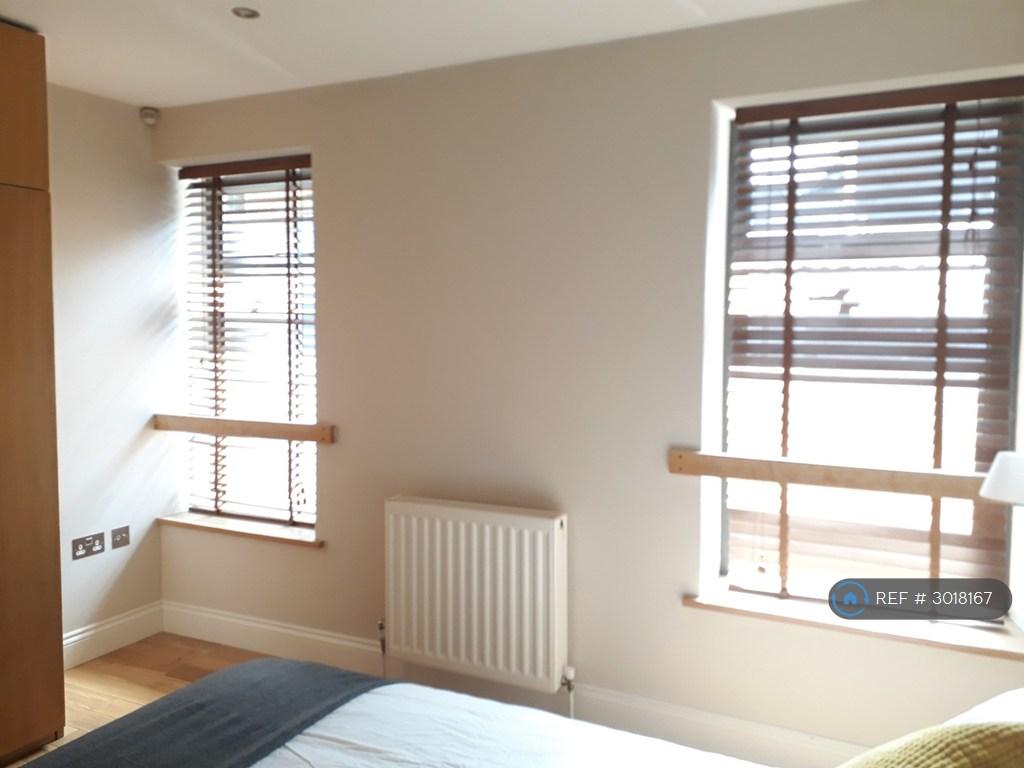 Apartment in London - More