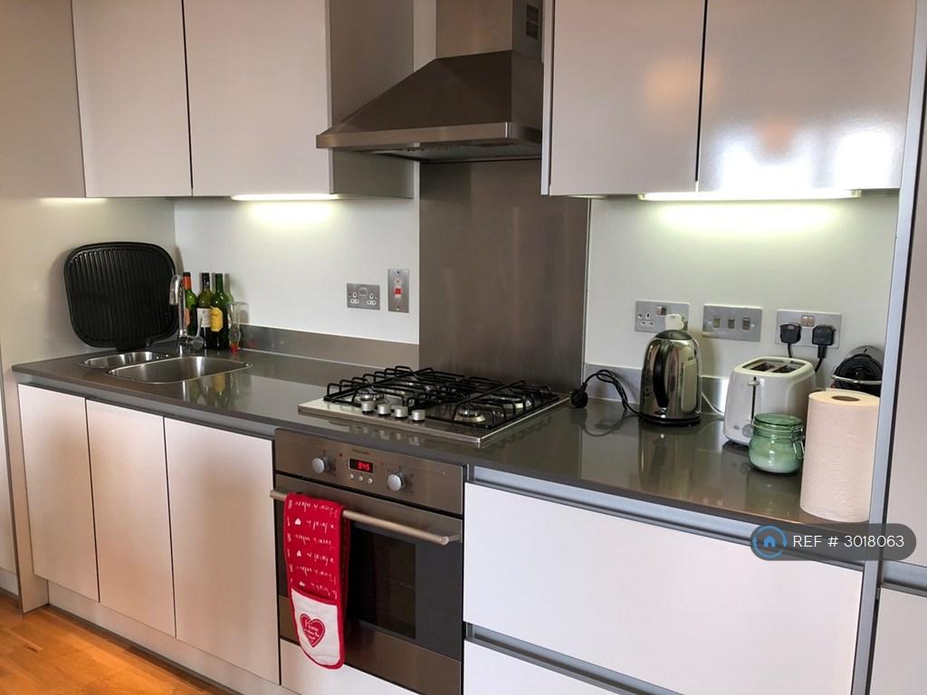 Apartment in Reading - View 3