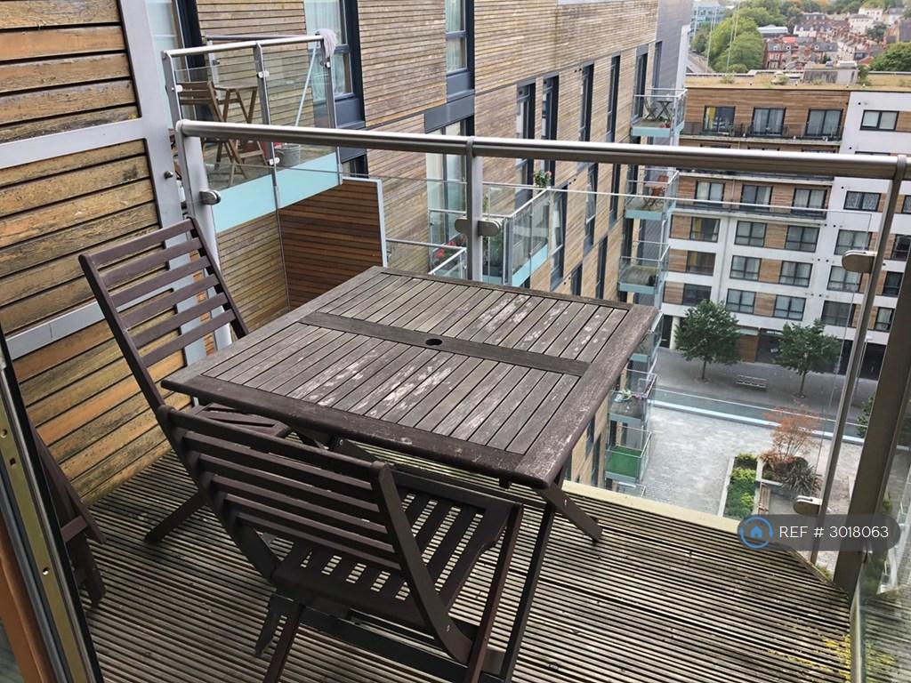 Apartment in Reading - View 5
