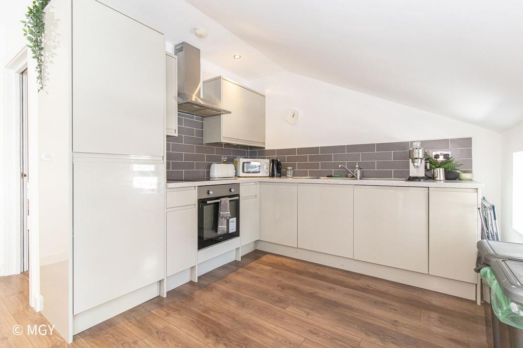 Apartment in Cardiff - View 3