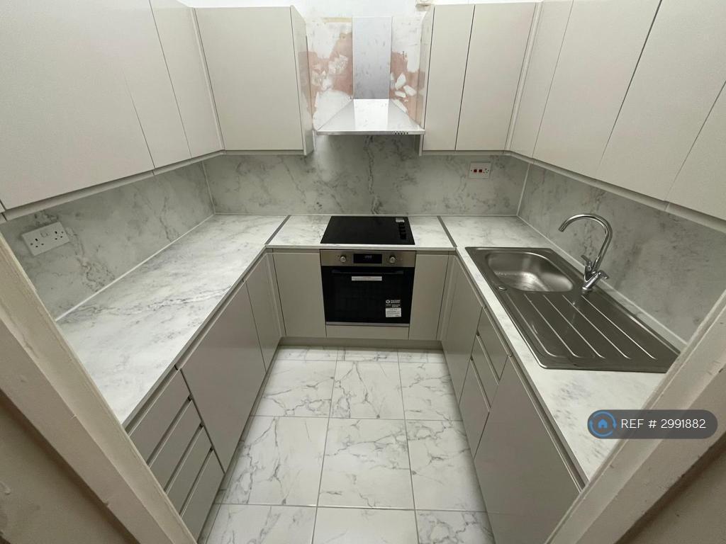 Apartment in Reading, Katesgrove, Newtown - View 4