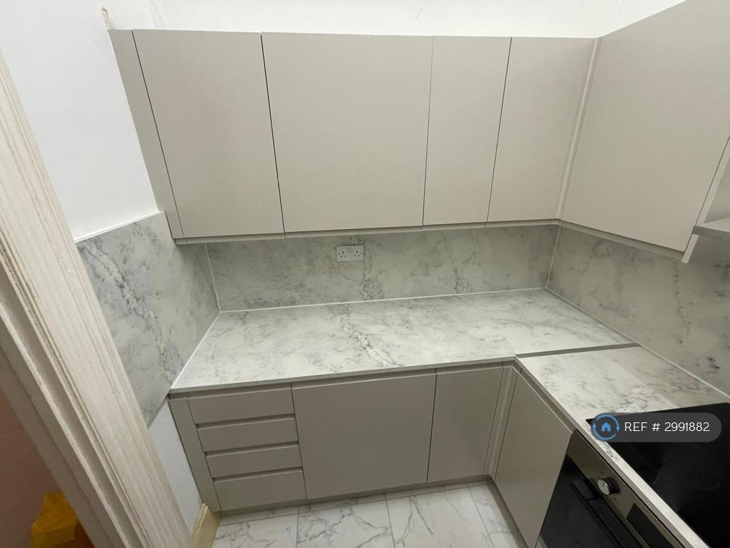 Apartment in Reading, Katesgrove, Newtown - View 5