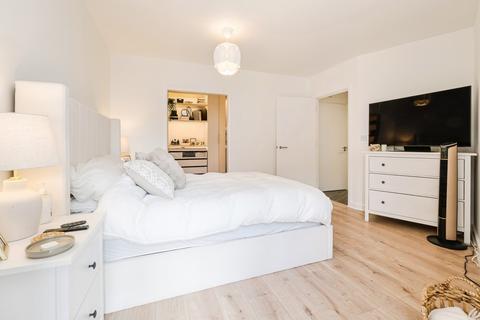 1 bedroom flat for sale, Gubbins Lane, Harold Wood, Romford, RM3