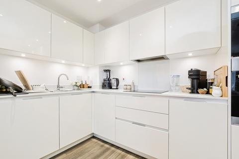 1 bedroom flat for sale, Gubbins Lane, Harold Wood, Romford, RM3
