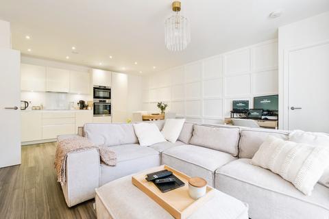 1 bedroom flat for sale, Gubbins Lane, Harold Wood, Romford, RM3
