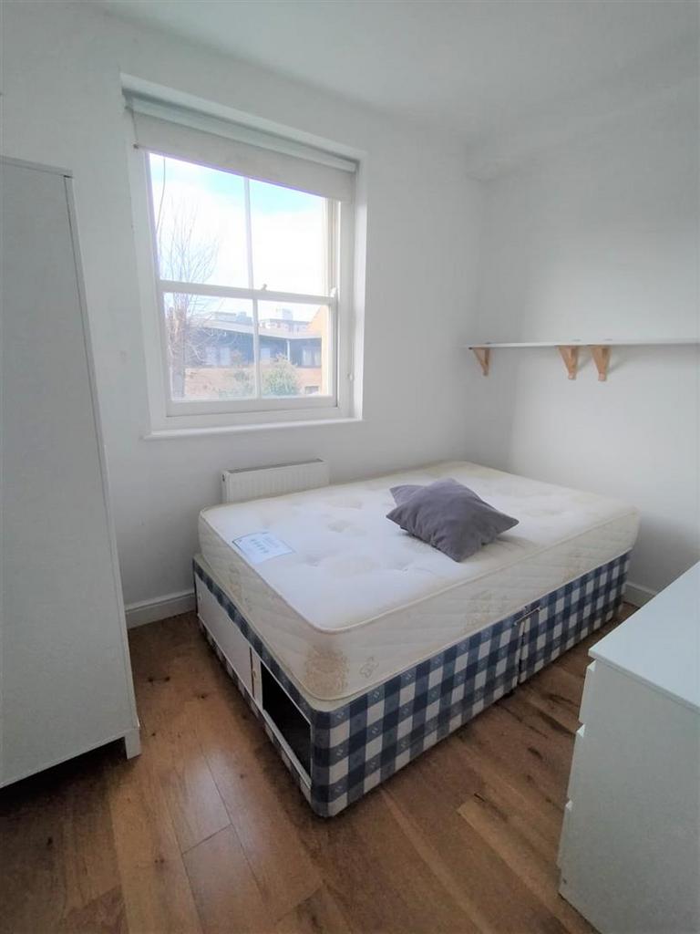 Apartment in London - View 3