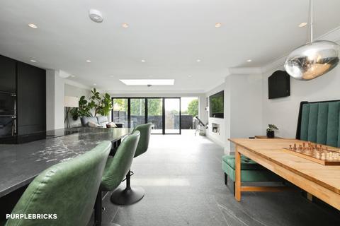 Cavell Road, Waltham Cross, EN7