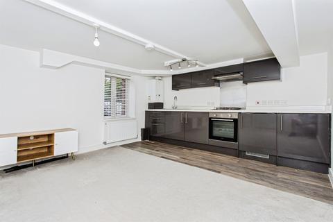 1 bedroom apartment for sale, High Street, Newmarket