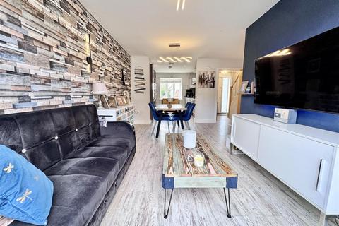 4 bedroom semi-detached house for sale, Collier Way, Mapplewell, Barnsley