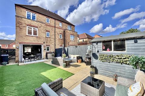 4 bedroom semi-detached house for sale, Collier Way, Mapplewell, Barnsley