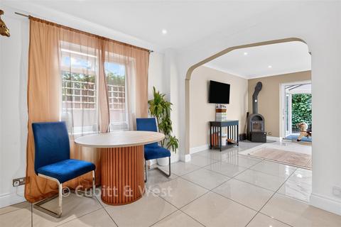 4 bedroom detached house for sale, Clements Mead, Leatherhead KT22