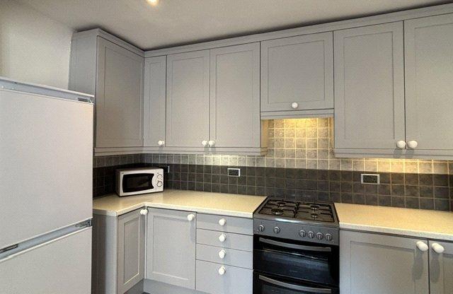Apartment in Richmond - View 3