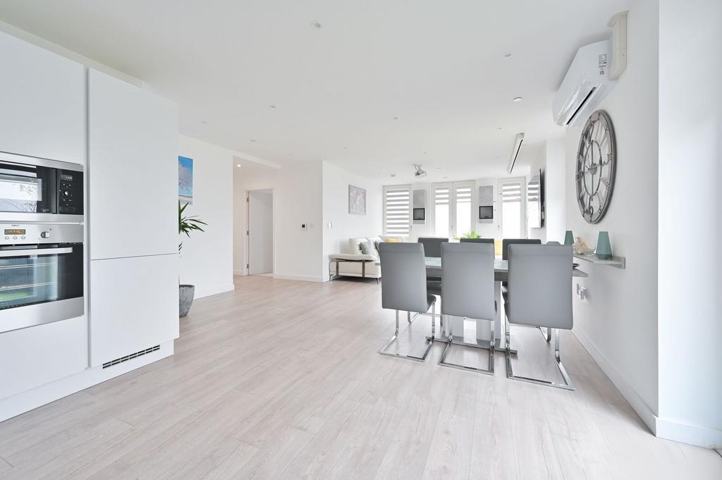 Apartment in Harrow - View 3