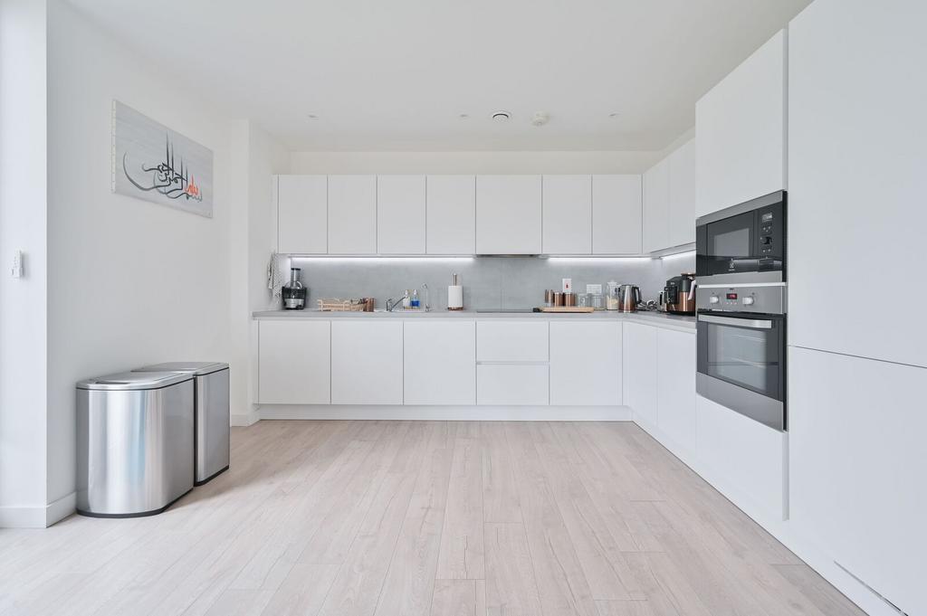 Apartment in Harrow - More