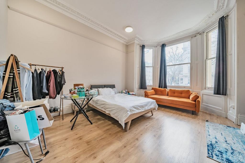 Apartment in London - View 3
