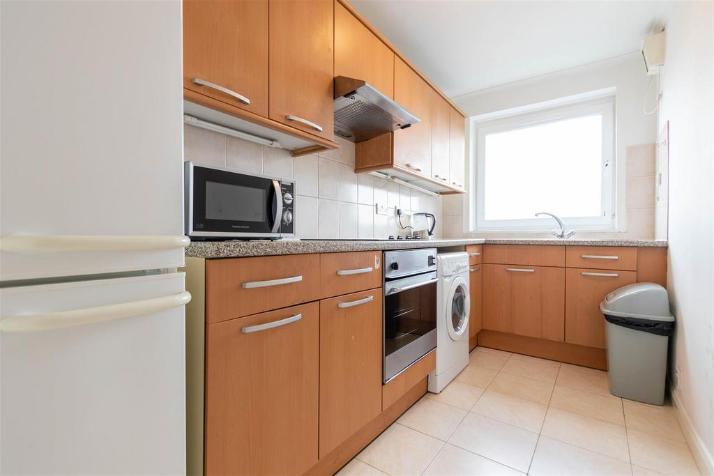 Apartment in Maida Vale - View 5