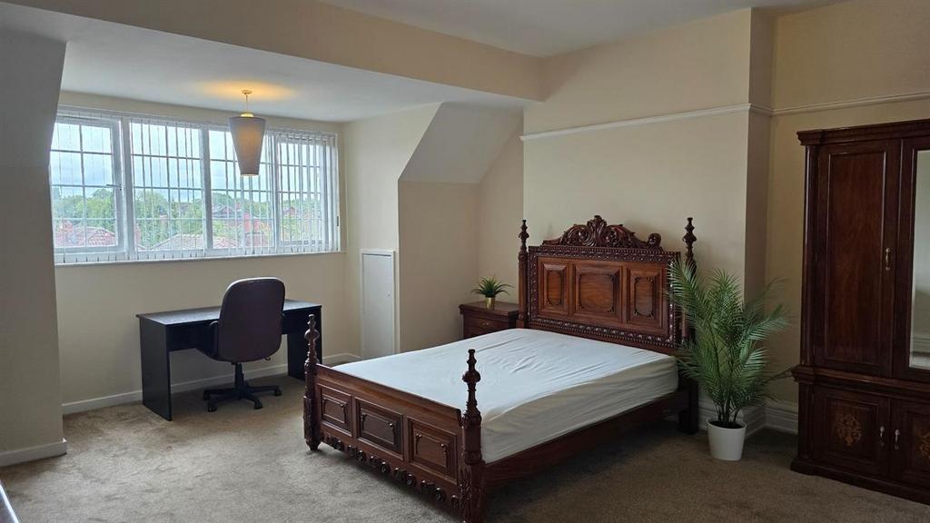 House in Manchester, Greater Manchester - View 2