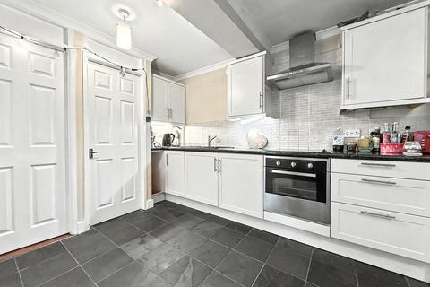 1 bedroom flat for sale, Winchester