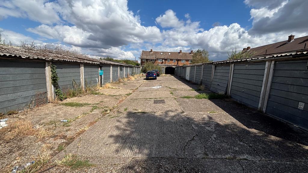 Garage Compound at Gosling Road, Berkshire, SL3 7TN
