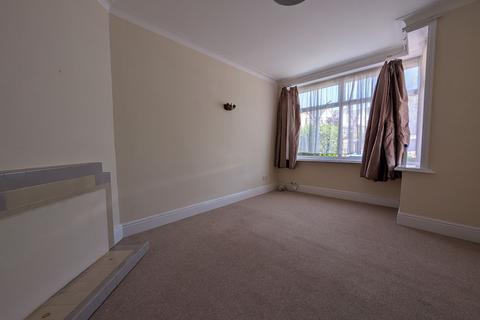 3 bedroom semi-detached house to rent, Woodmill Lane, Southampton SO18