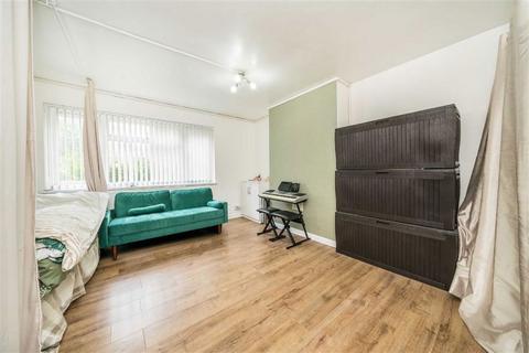 Studio for sale, Hobbs Place Estate, London N1