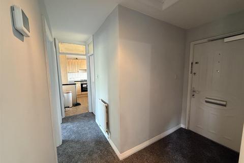 2 bedroom apartment for sale, Croyde Avenue, Hayes