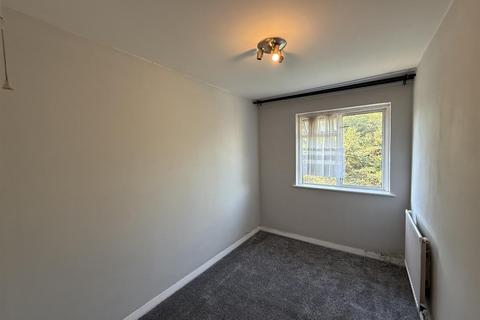 2 bedroom apartment for sale, Croyde Avenue, Hayes