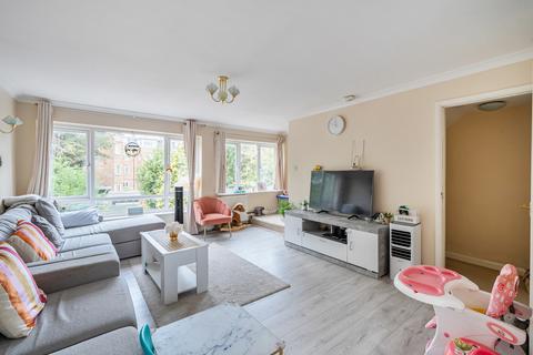 3 bedroom terraced house for sale, The Avenue, Worcester Park KT4