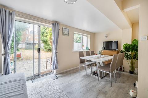 3 bedroom terraced house for sale, The Avenue, Worcester Park KT4