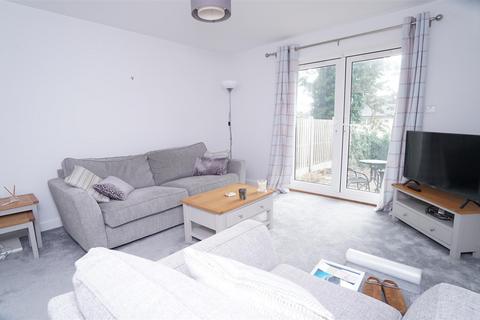 2 bedroom townhouse for sale, Platt Court, Windhill, Shipley
