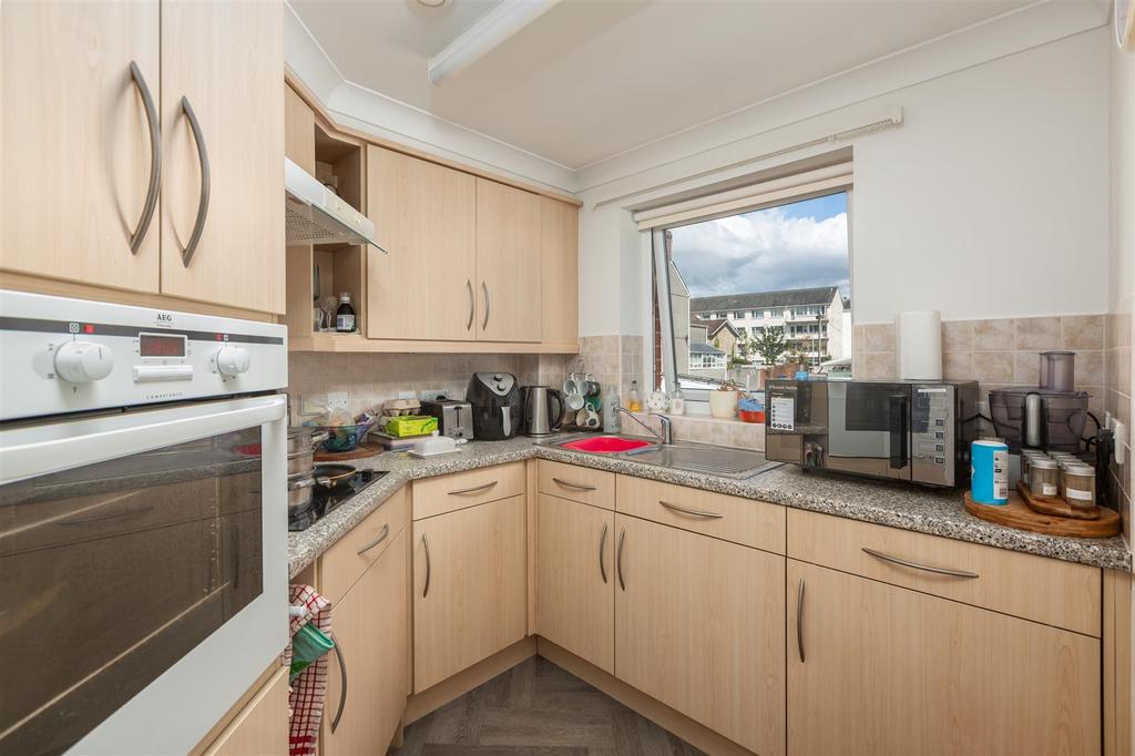 Apartment in Swansea - View 5