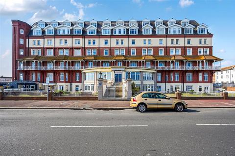 2 bedroom ground floor flat for sale, De La Warr Parade, Bexhill