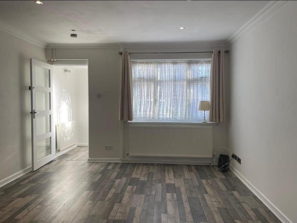 House in HAYES - View 3