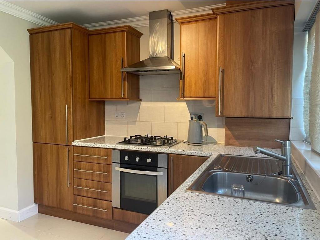 House in HAYES - View 4
