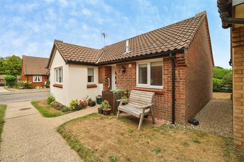 2 bedroom detached bungalow for sale, Churchfield Green, Norwich