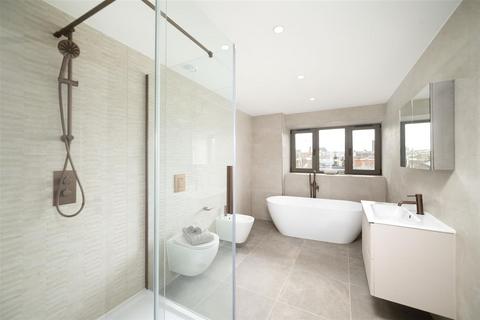 3 bedroom flat to rent, THE REDCLIFFE, REDCLIFFE ROAD, London, SW10