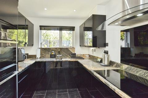 3 bedroom detached house for sale, Golspie Croft, Hodge Lea, Milton Keynes, Buckinghamshire, MK12