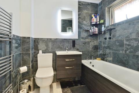 3 bedroom detached house for sale, Golspie Croft, Hodge Lea, Milton Keynes, Buckinghamshire, MK12