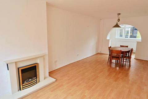 3 bedroom end of terrace house to rent, Wendover Rise, Coventry CV5