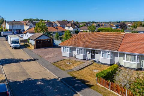 3 bedroom semi-detached bungalow for sale, Kings Crescent, Basildon, SS15