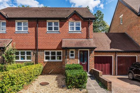2 bedroom semi-detached house to rent, Lankester Square, Oxted